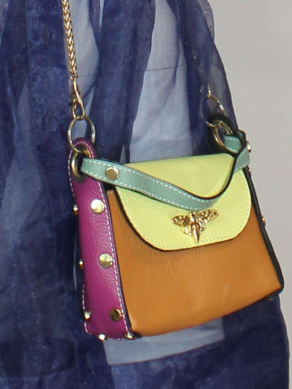 Verra Pelle Bee mini bag 2 straps gold tone hardware Made in Italy 5 x 7“x2 1/2"
